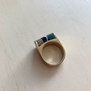 J Crew Three Stone Inset Golden Tone Ring Size 6